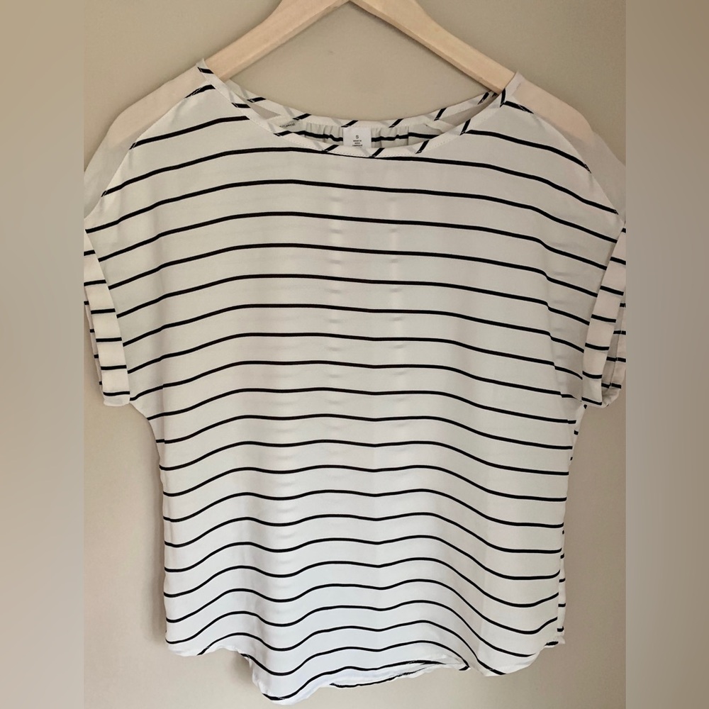 Abound Short Sleeve White Top with Black Stripes. Size Small. EUC.